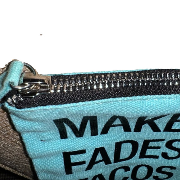 LOVE 🌮 tacos? This adorable makeup bag is for you. - Picture 4 of 5